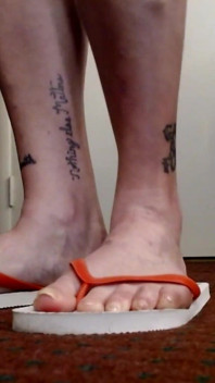 MILF stehender Flip-flop-schuhspiele