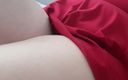 Huge Boobs Wife: Röd klänning, sexig klyvning