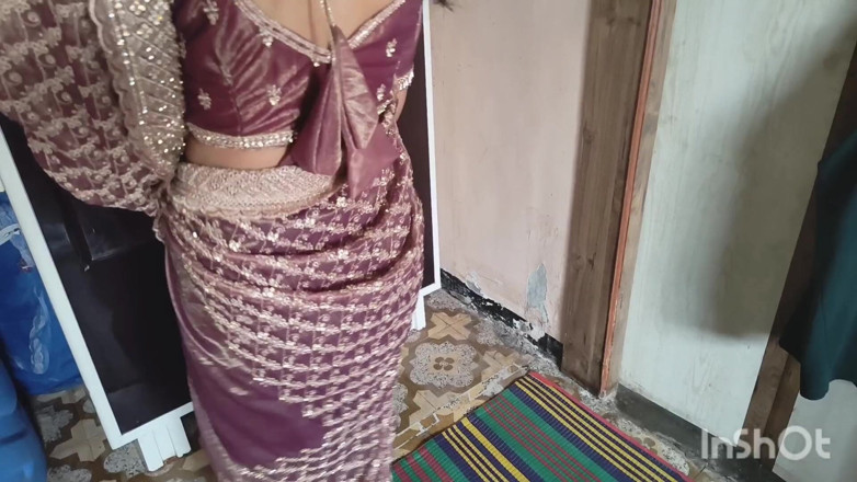 Desishycouple: Shivani se masturbează prima dată.