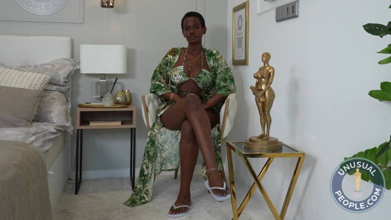 Unusual People: Unusual People 13 Award N.13: Extreme Gluteal Proportions in Black Woman