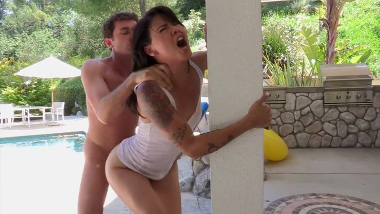 Real Anal Stories: Sensual asiática fodida anal ao ar livre