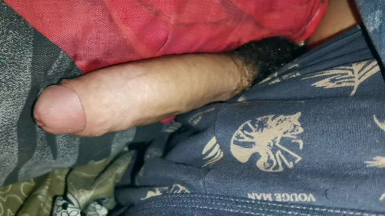 SEXY_GUYBEST: Büyük sulu bir yarak yastığa akıyor ve ovuyor ve yakında...