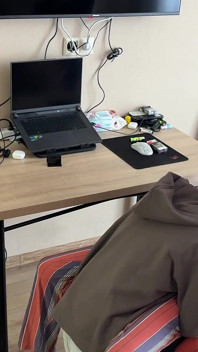 Pria Mengundang Teman Lucu Untuk Bercinta, Blowjob Tenggorokan Kacau Pantat Ketat Twink