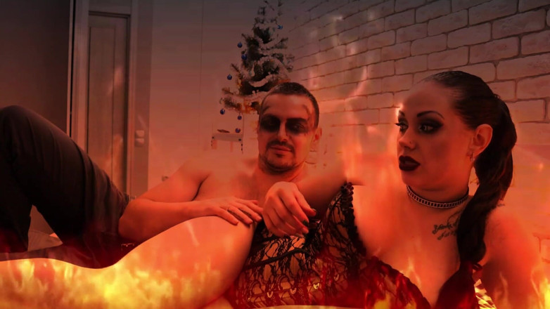 Goddess Misha Goldy: ¡Dios no te quiera! ¡No celebres la Navidad!