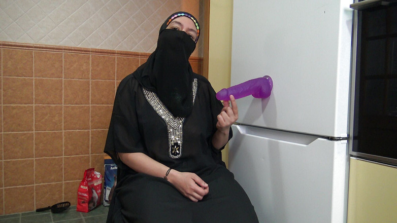 Souzan Halabi: Soția arabă divorțată iubește pulele mari