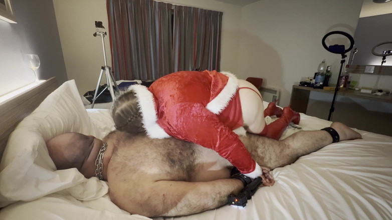 Aaexperiencesltd: भाग 2:- श्रीमती किंक्समास बूबू को क्रिसमस की अच्छी चुदाई देती है!