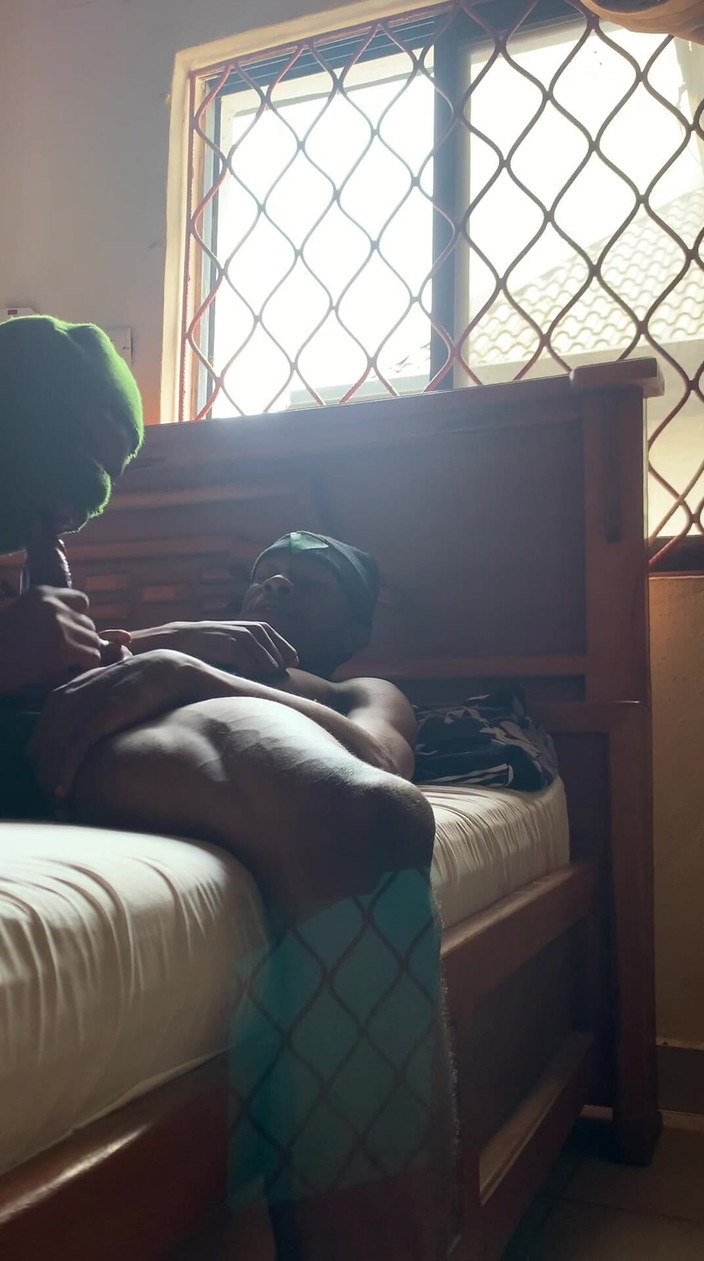 Mr. Noisy Hole: Lăsând gaura mea o mizerie cremoasă