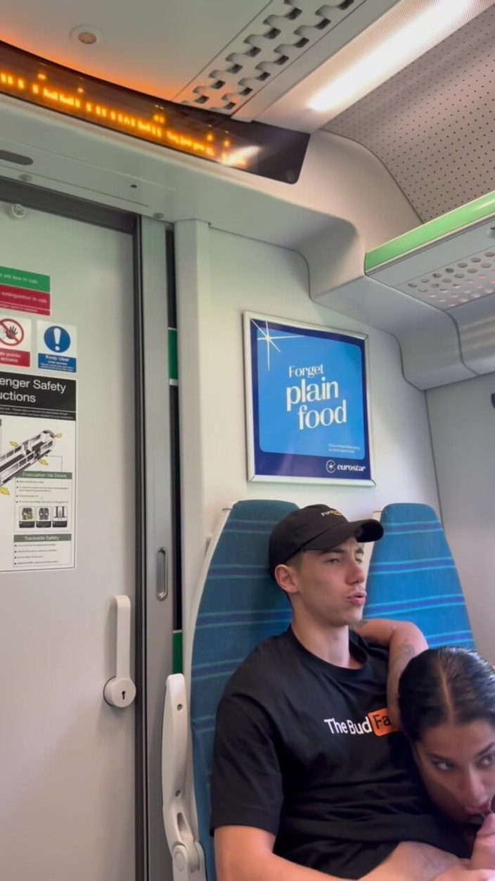 Bradybud: Knullar min bystiga flickvän på tåget Vi blir tagna av...