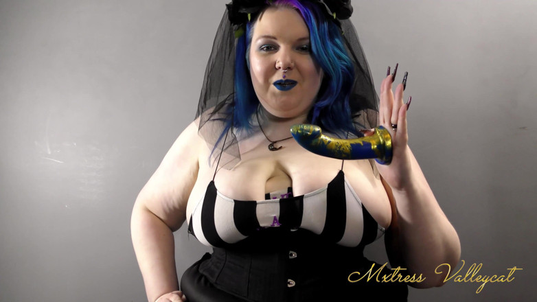 Mxtress Valleycat: Futai cu vibrator fascinant