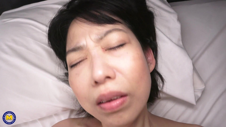 Mature NL: Nonton ibu tiri jepangku di kamar mandi sampai dicrot di...