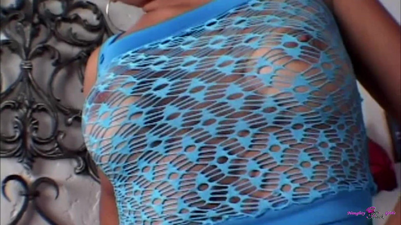 Naughty Black Girls: 可爱的美女异国情调的索托被她的混蛋迷住了，所以她和他一起肛交