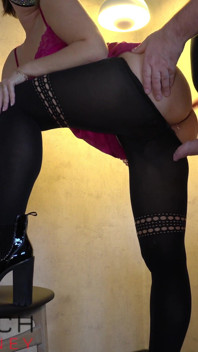 Setiausaha glamor dalam pantyhose terpakai kotor digunakan oleh bos untuk pancutan mani lain dalam nilonnya - Business-Bitch