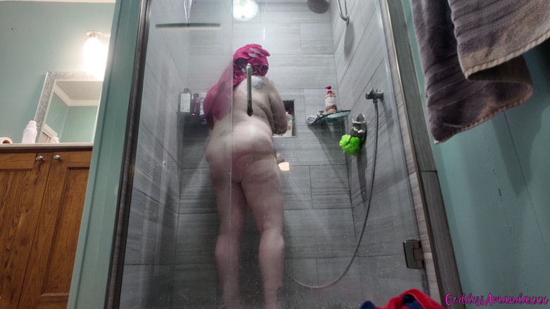Goddess Amanda: Sexy BBW Amanda Plaagt Onder De Douche