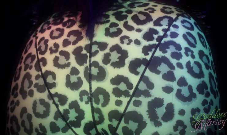 Goddess Marley: Neon spandex tôn thờ đít bự