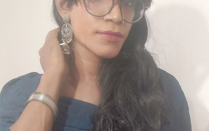 Keerthanakeerthi95: Ragazza Indiana Sissy Da Sola in Uno Streaming Live