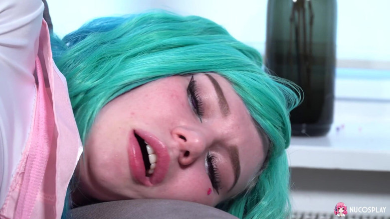 Nu Cosplay: Leyla Lure este o curvă hentai excitată cu părul albastru