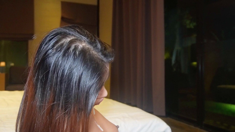 Blond_withasian: Sexy Teen Aziatische Zuigt in Het Zwembad En Wordt Geneukt...