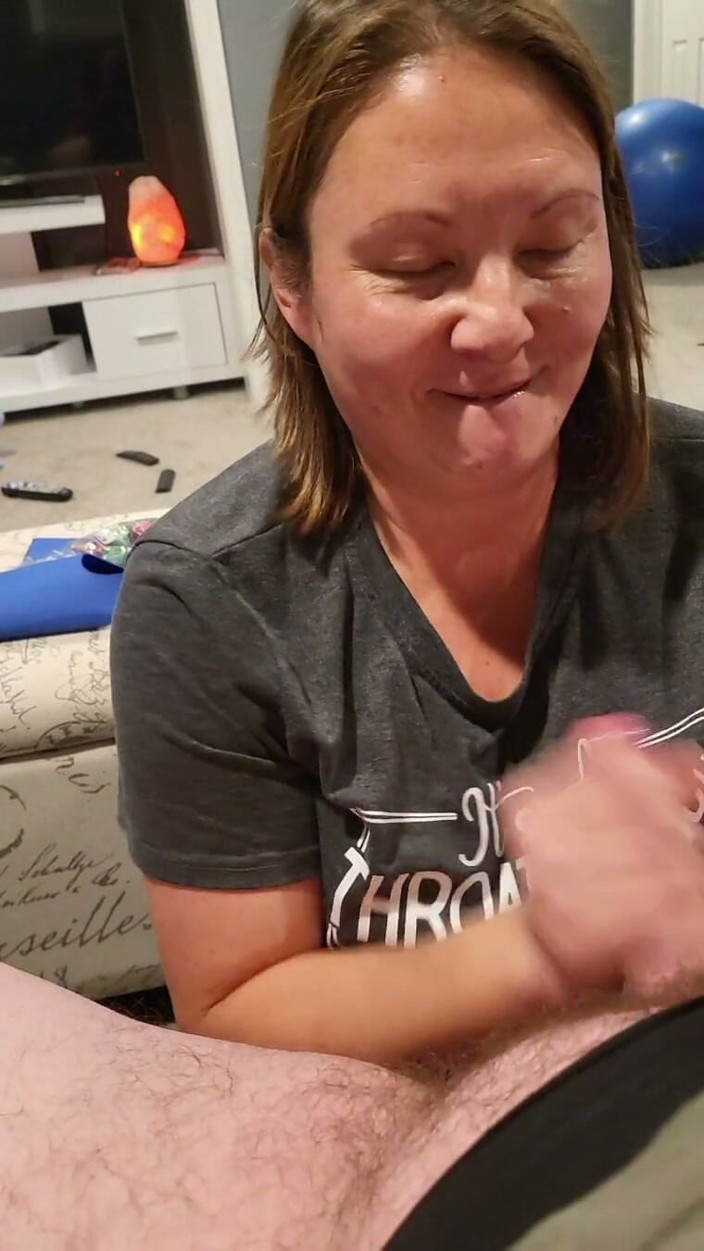 Biglefty10: Cock Sucking Goddess Cums Over and Over While Sucking and...