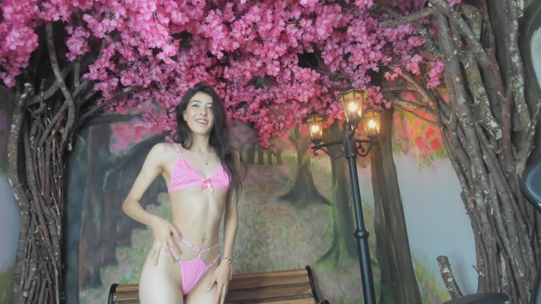 Adhara Hamilton: Dancing Sex Bogel