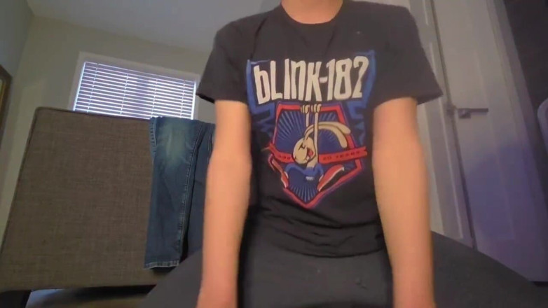 Kinkytwinkpamps: Blonder twink schrumpft dich, leckt und küsst dich