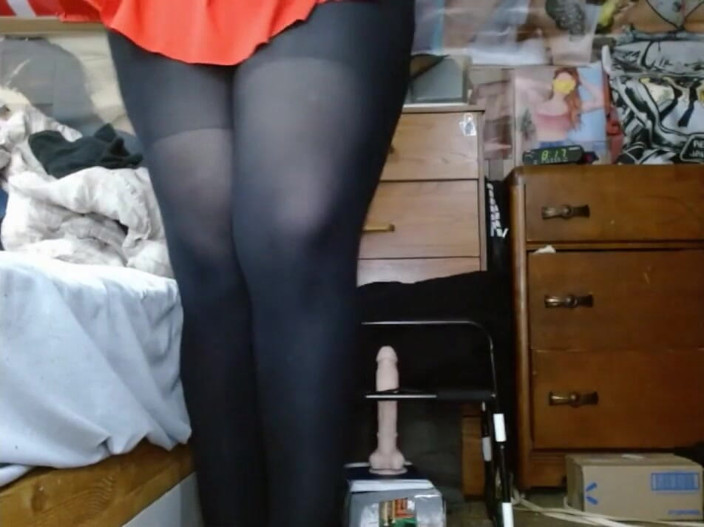 CosmicJones88: La sissy grassa gioca sul pavimento come dovrebbe essere