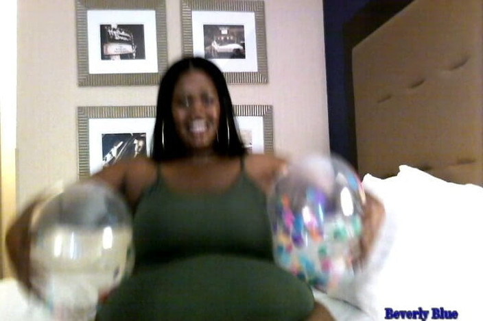 Beverly Blue: Beverly dan Balon Confetti