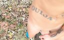 Idmir Sugary: 파란 운동화로 몸과 다리를 보여주는 숲속의 벌거벗은 트윈크 - 짧은 비디오