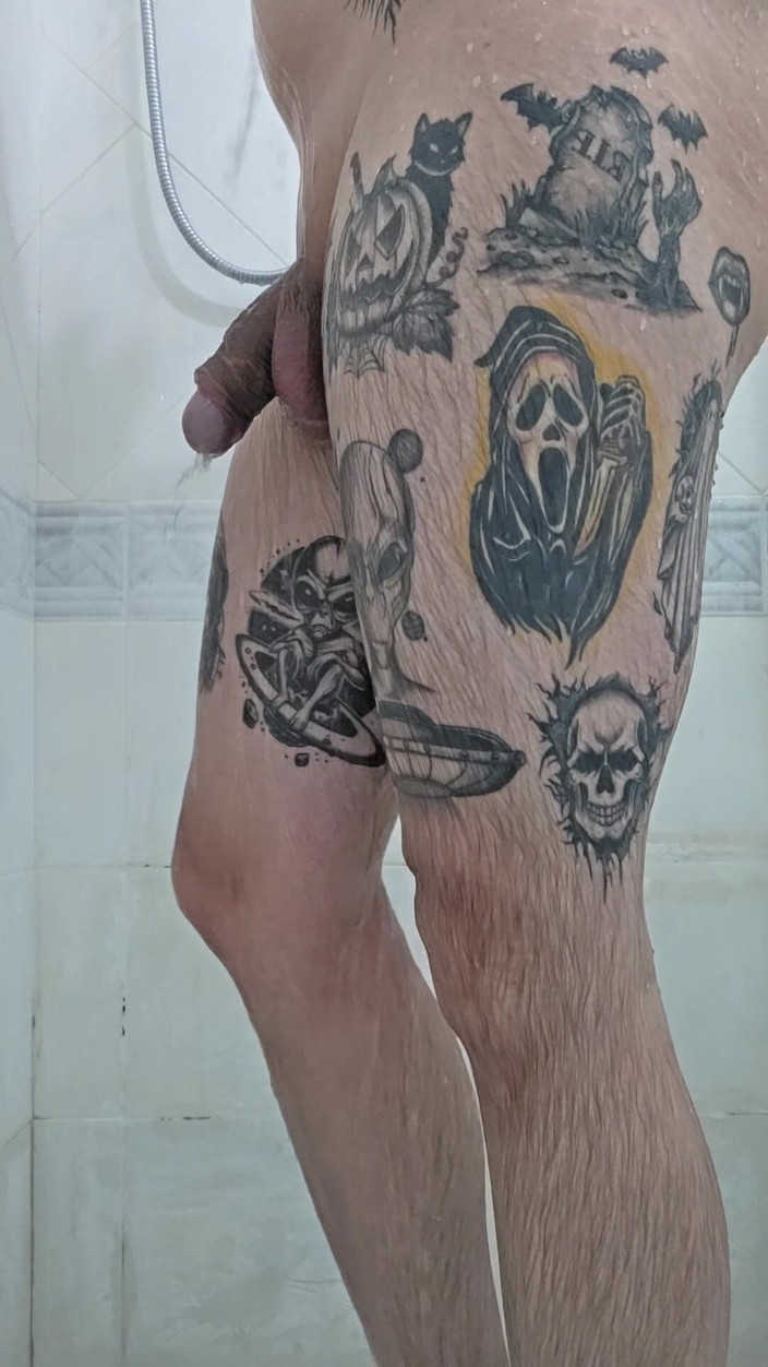 Lkdick8: Chubby werd betrapt terwijl hij zich aftrok onder de douche