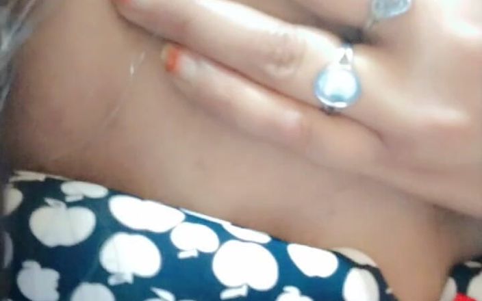 Aleena400: Cele mai fierbinți țâțe mari cu supt de țâțe mari.