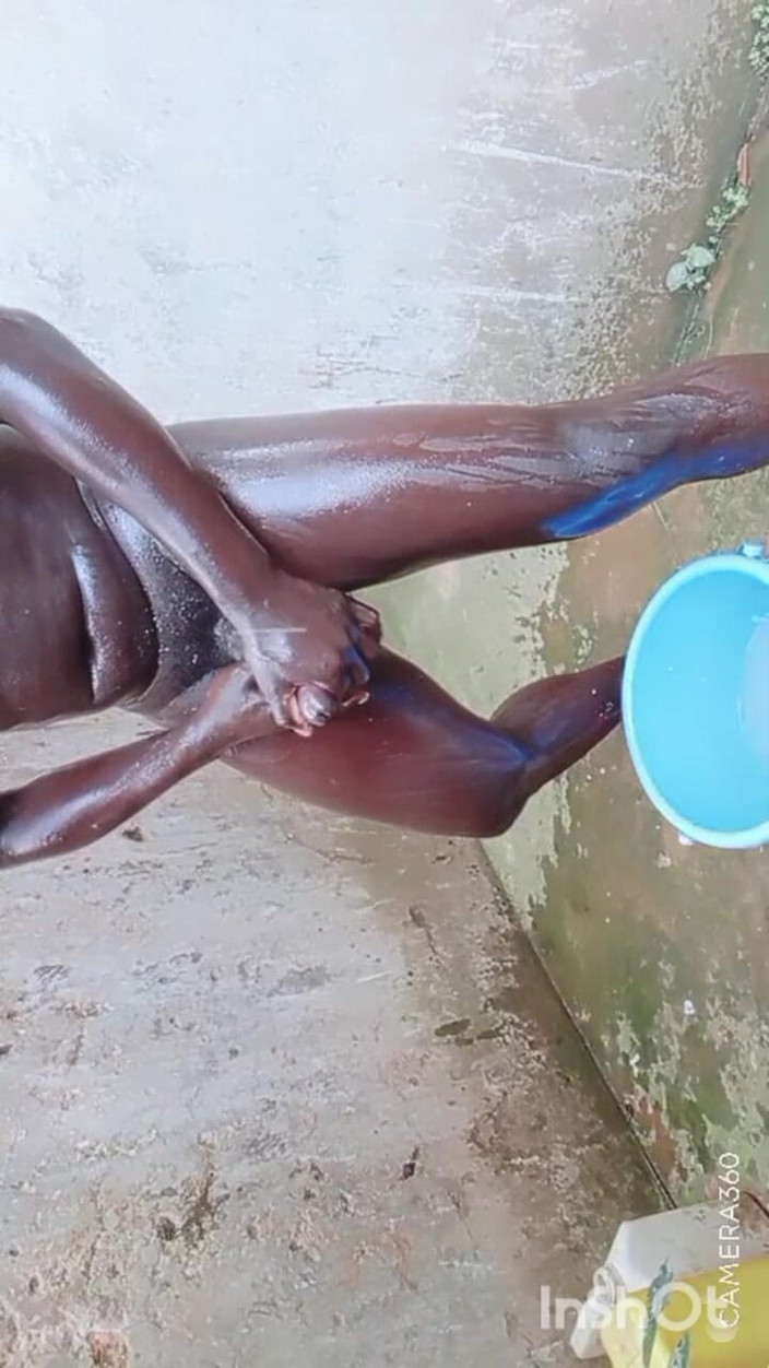 Hongi: Масажні оргії великого чорного члена в Африці