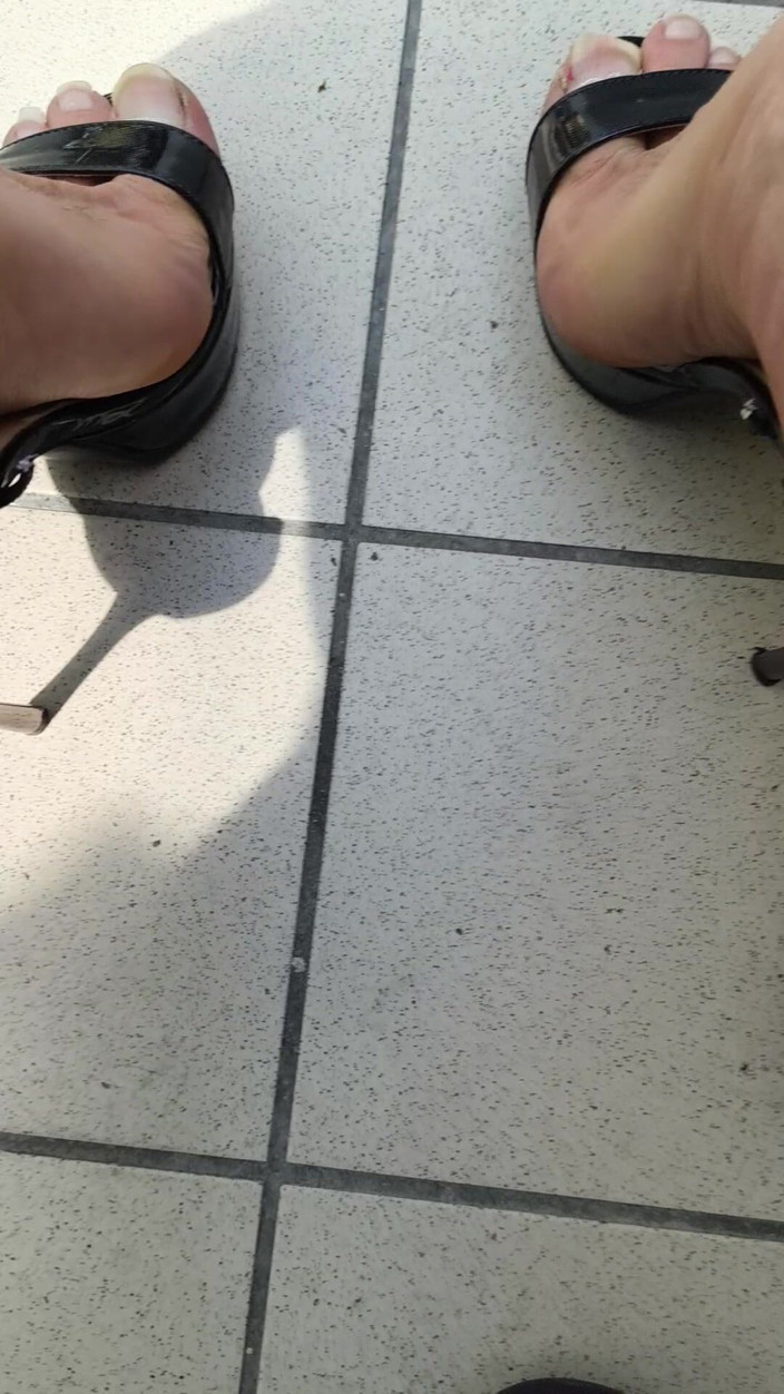 Mutsakin: Sehr sexy Absätze und Füße