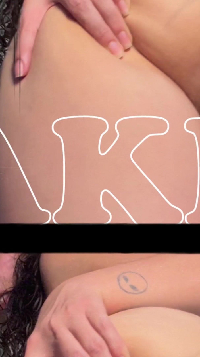 Pedazodchicle: Naked Girl Sits on Your Face and Farts on You