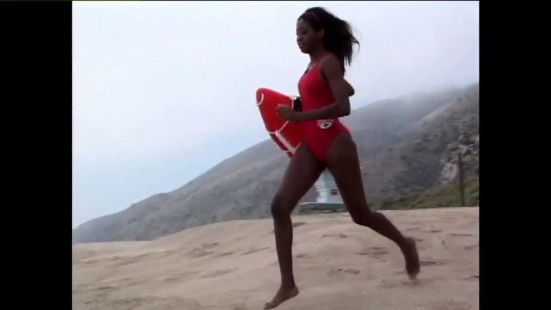 Heatwave Porn: Siyah plaj devriyesi, bölüm 8