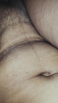 Donutil jsem sousedku Bhabhi sát mého ptáka v jejím vlastním domě a pak ji ošukal