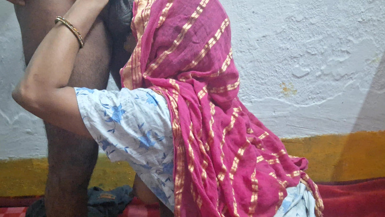 Busty Banuu: नौकरानी मेरे पति का लंड चूसती है