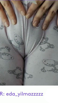 Camel toe- masturbatie in pyjama- Turkse porno- Turkse milf
