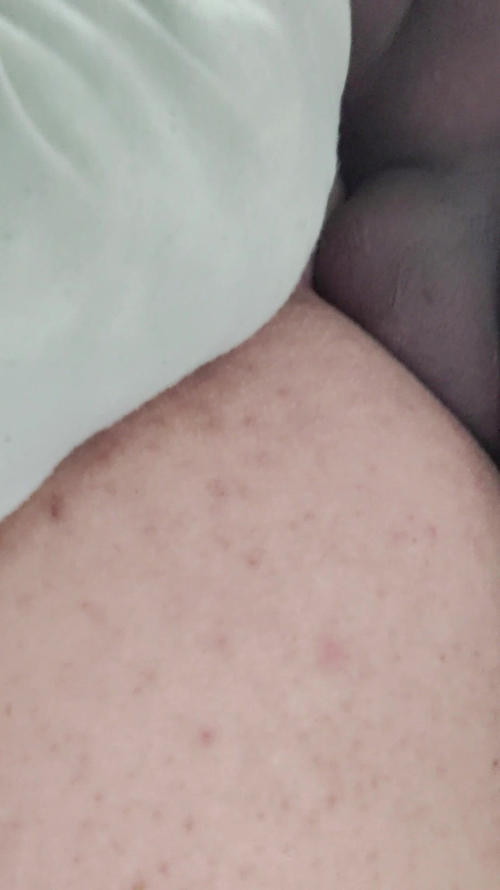 Angy Bisexperiences: 내 바람난 남편의 전화에서 후장 비디오를 발견