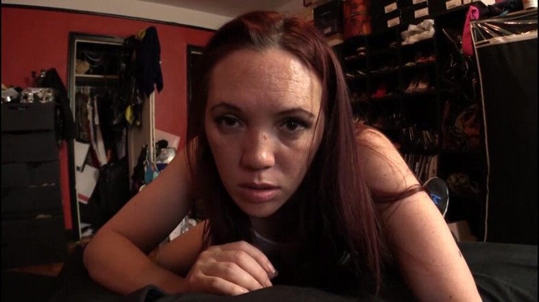 Evangelines Fetish: Blowjob kawalan sihir daripada awek Hooters Delievery