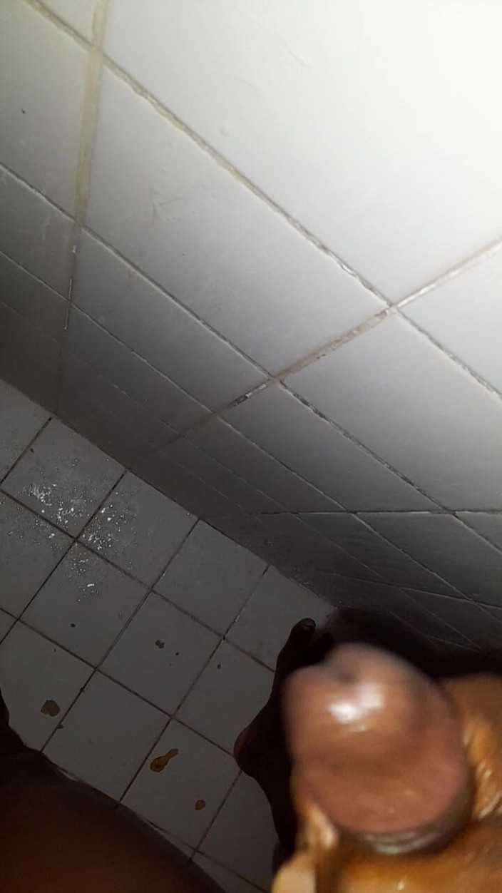 Black guy: Jerking off S11 E2