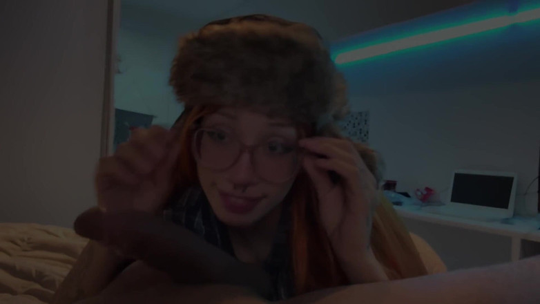 QroZne Studios: Wendy si tubuh aduhai lagi asik ngentot memeknya pakai dipper