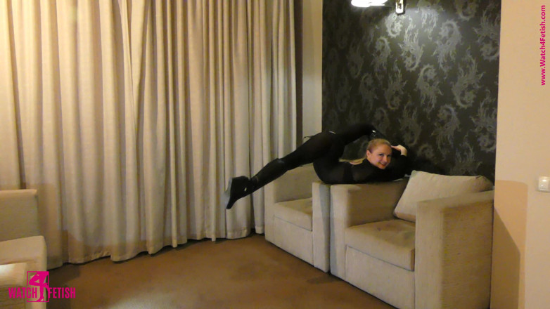 Gymnastic: Naakt in het hotel