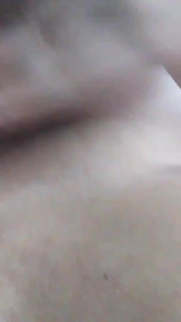 Sexy bbw obryně masturbuje její mokrou kundičku legíny