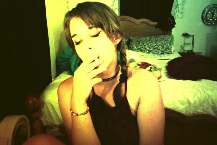 Alli Anderson: Roken en chillen