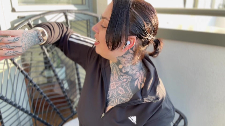 Miss Valentina: Regarder cher, coaching masturbatoire