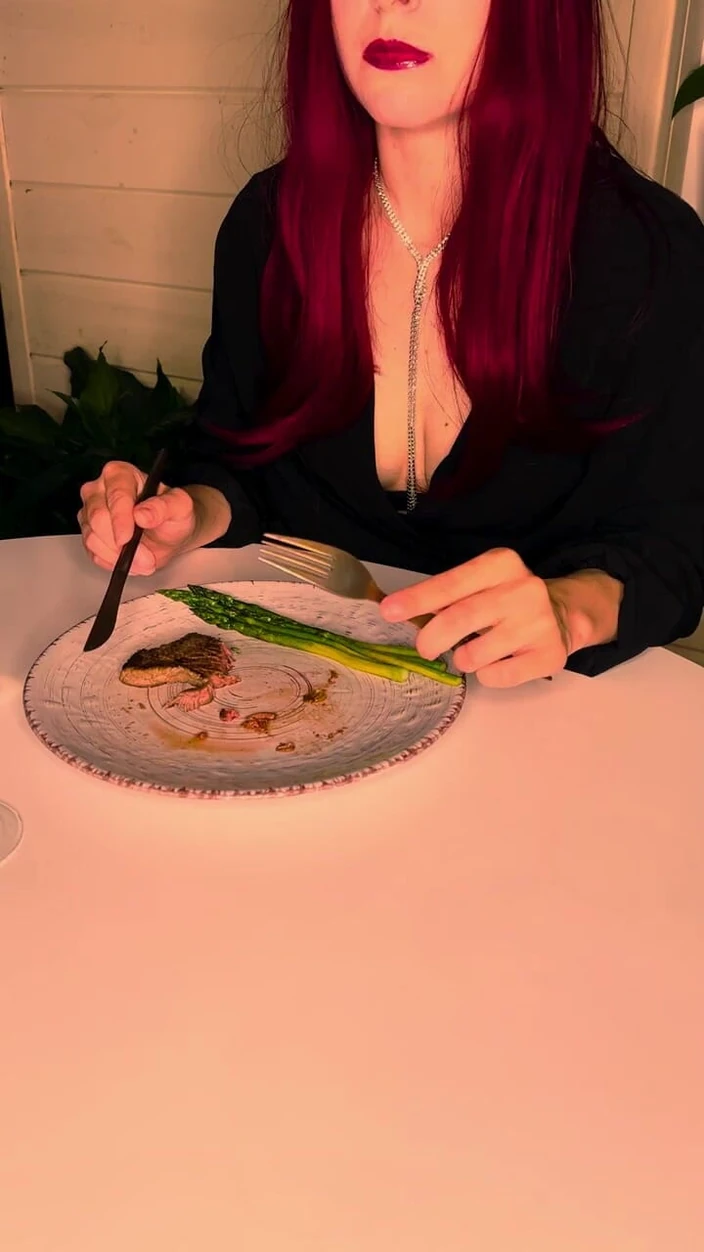 Lady Anna: Dinner with You. Steak with Asparagus