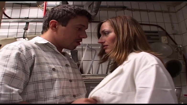 Muschi movie official: Sensual cozinheiro de quatro fodida na cozinha