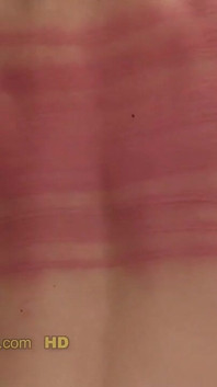 Ines2 spanking-maschine - nackte rückenpeitsche
