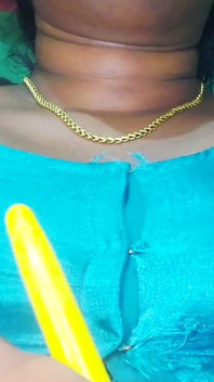 Sandra Hot Bhabhi Brust scéna č. 1
