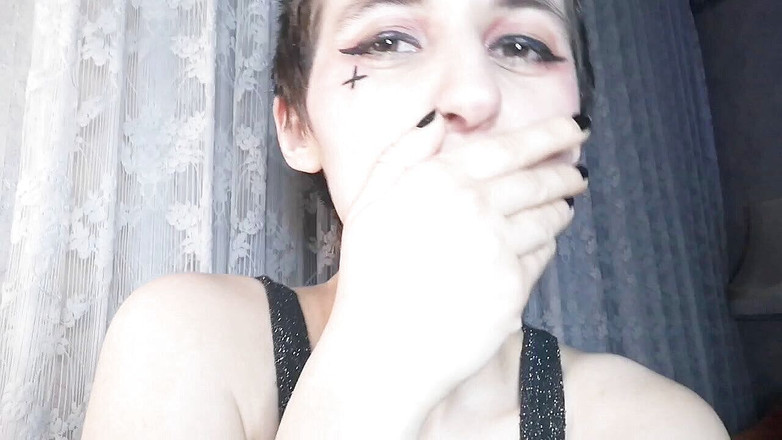 The Antichristrix: Obryně se směje tvého malého ptáka