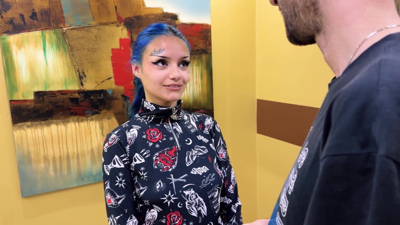 ShortsXXX: Người phụ nữ phục tùng